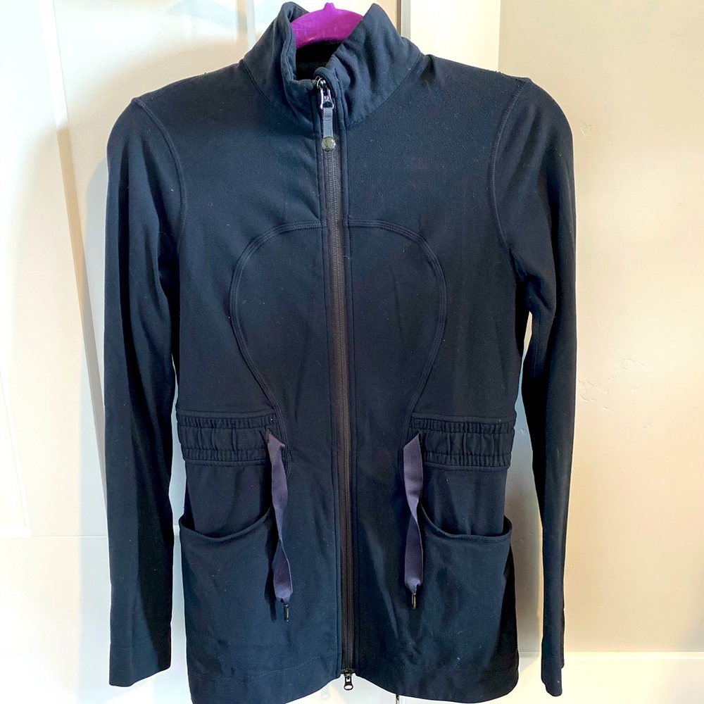 Mid thigh lulu zip up, Sinch waist
